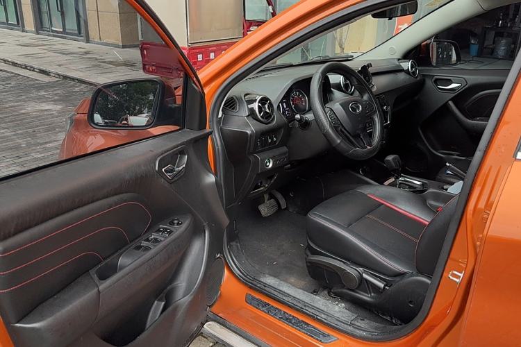 Used Soueast DX3 2016 1.5T CVT Luxury Model Interior 2