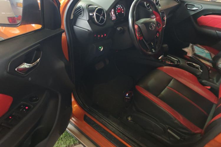 Used Soueast DX3 2016 1.5T CVT Flagship Model Interior 3