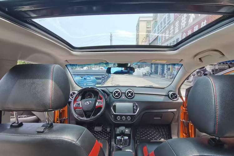 Used Soueast DX3 2016 1.5T SRG CVT Flagship Edition Interior 3