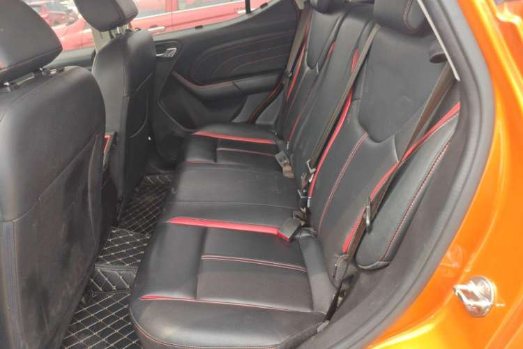 Used Soueast DX3 2016 1.5T CVT Prestige Edition Interior 4