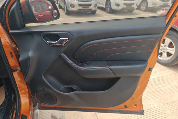 Used Soueast DX3 2016 1.5T CVT Prestige Edition Interior 5