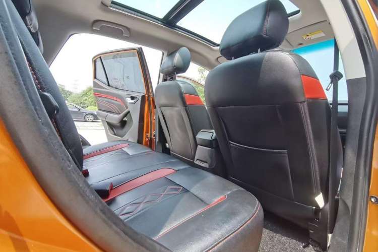 Used Soueast DX3 2016 1.5T SRG CVT Flagship Edition Interior 5