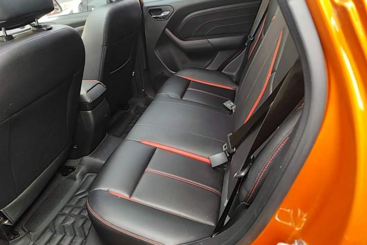 Used Soueast DX3 2016 1.5T CVT Flagship Model Left Rear Seat