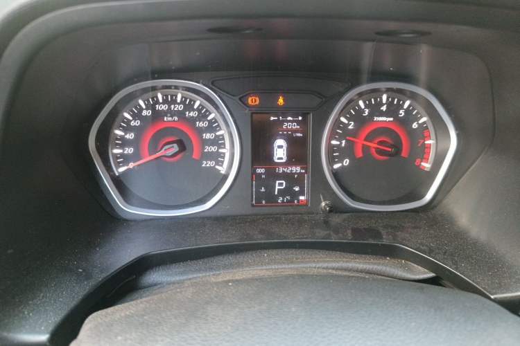 Used Soueast DX3 2016 1.5T CVT Flagship Model Odometer Close Up