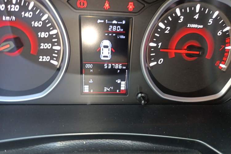 Used Soueast DX3 2016 1.5L Manual Luxury Edition Odometer Close Up
