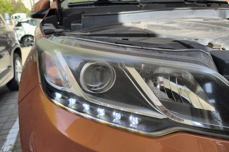 Used Soueast DX3 2016 1.5L Manual Flagship Version Right Front Headlight