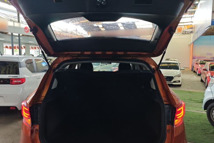 Used Soueast DX3 2016 1.5T CVT Flagship Model Trunk