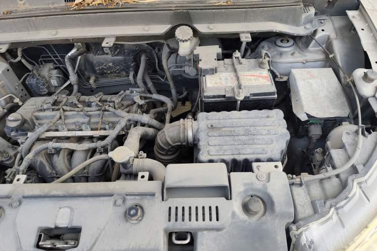 Used Soueast DX3 2018 1.5L Manual Luxury Model Engine Bay Left
