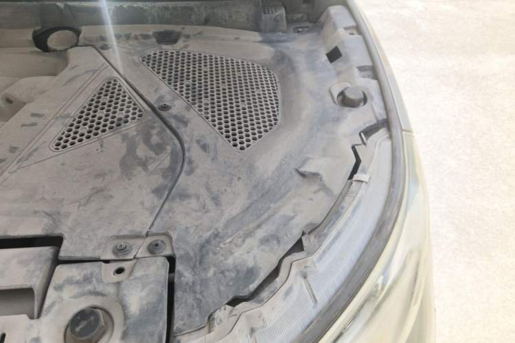 Used Soueast DX3 2018 1.5L Manual Luxury Model Engine Bay Left