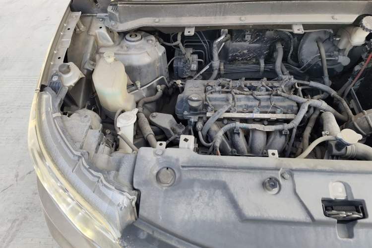 Used Soueast DX3 2018 1.5L Manual Luxury Model Engine Bay Right