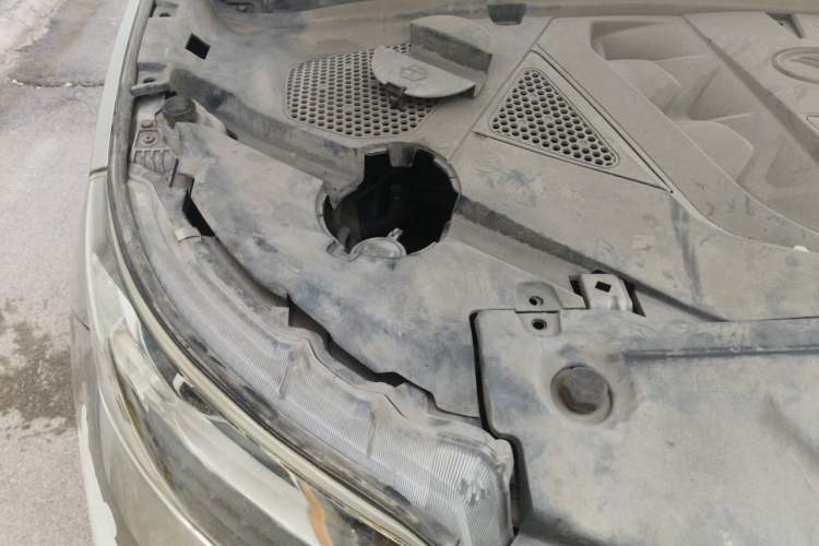 Used Soueast DX3 2018 1.5L Manual Luxury Model Engine Bay Right