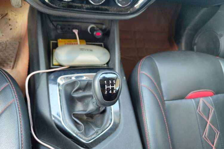Used Soueast DX3 2018 1.5L Manual Luxury Model Gear Lever