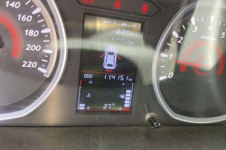 Used Soueast DX3 2018 1.5L Manual Luxury Model Odometer Close Up