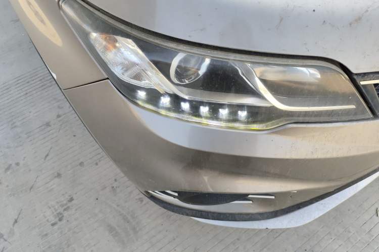 Used Soueast DX3 2018 1.5L Manual Luxury Model Right Front Headlight