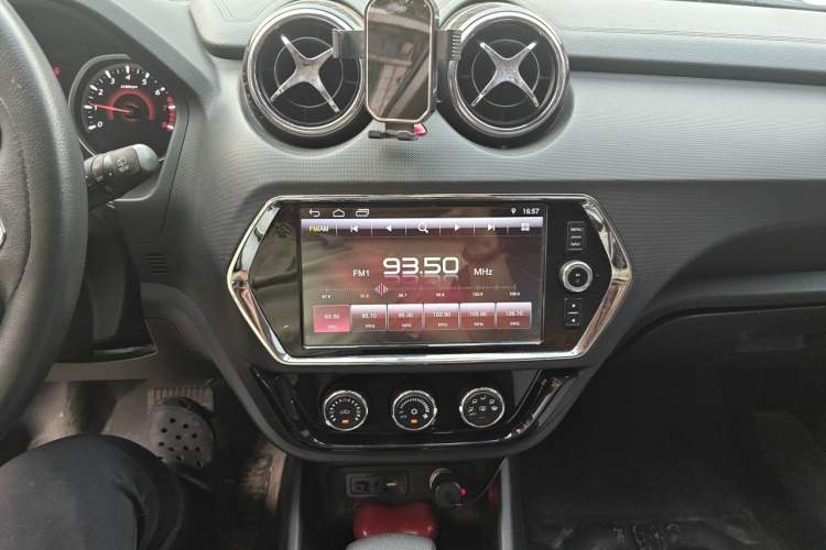 Used Soueast DX3 2018 1.5T Outdoor Edition CVT Prestige Model Audio And AC Panel