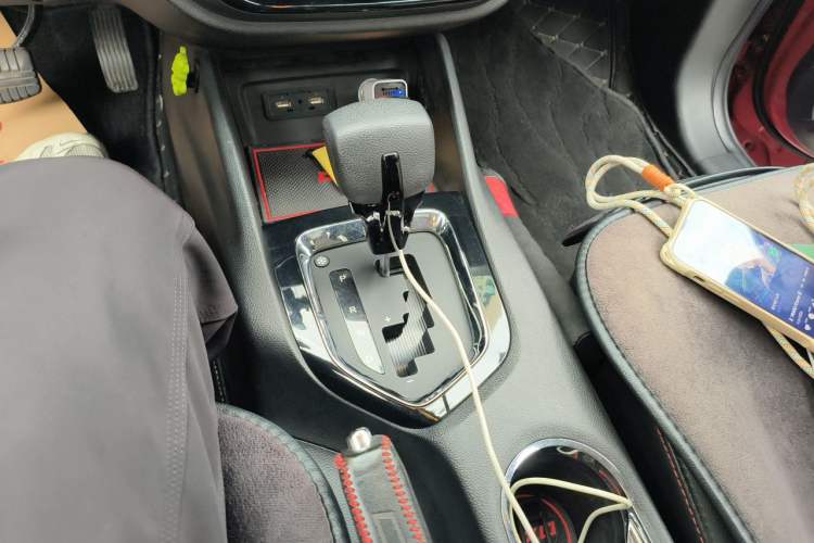 Used Soueast DX3 2018 1.5T CVT Luxury Model Gear Lever