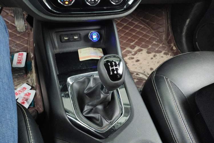 Used Soueast DX3 2018 1.5L Manual Luxury Model Gear Lever