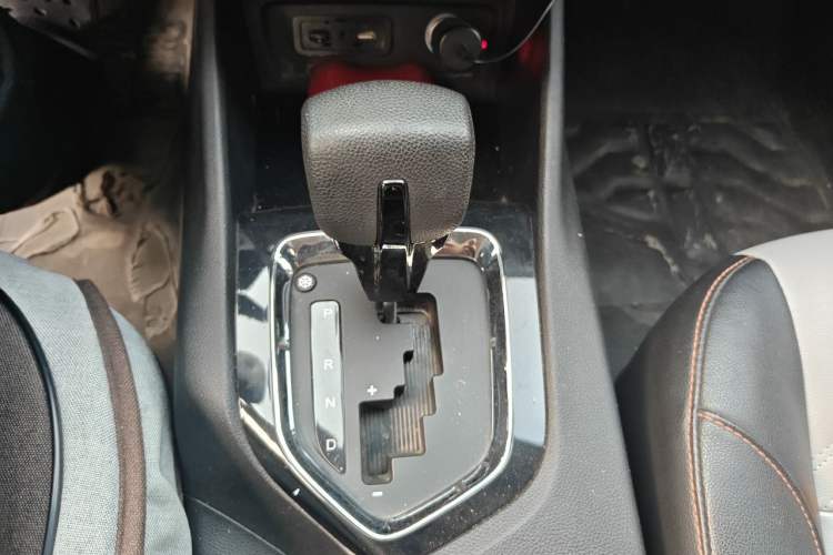 Used Soueast DX3 2018 1.5T Outdoor Edition CVT Prestige Model Gear Lever
