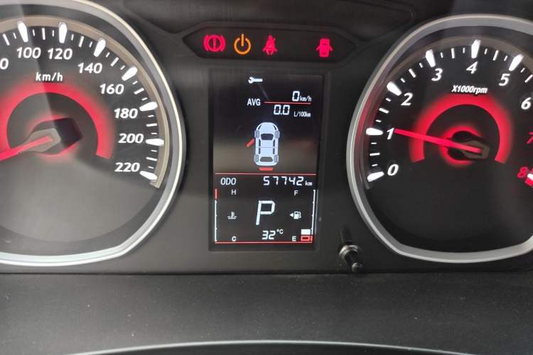 Used Soueast DX3 2018 1.5T Outdoor Edition CVT Prestige Model Odometer Close Up