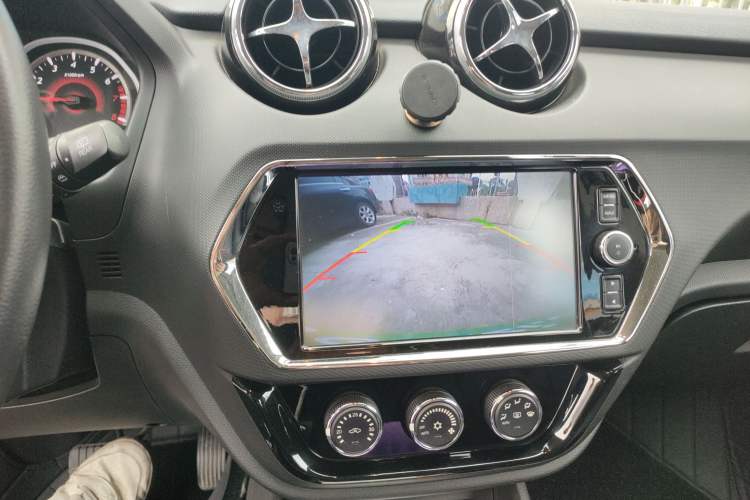 Used Soueast DX3 2018 1.5T CVT Luxury Model Audio And AC Panel