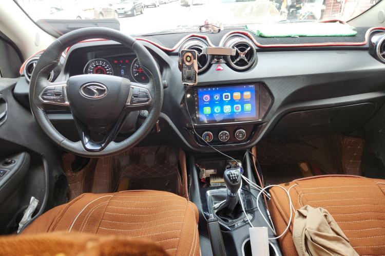 Used Soueast DX3 2018 1.5L Manual Luxury Model Center Console