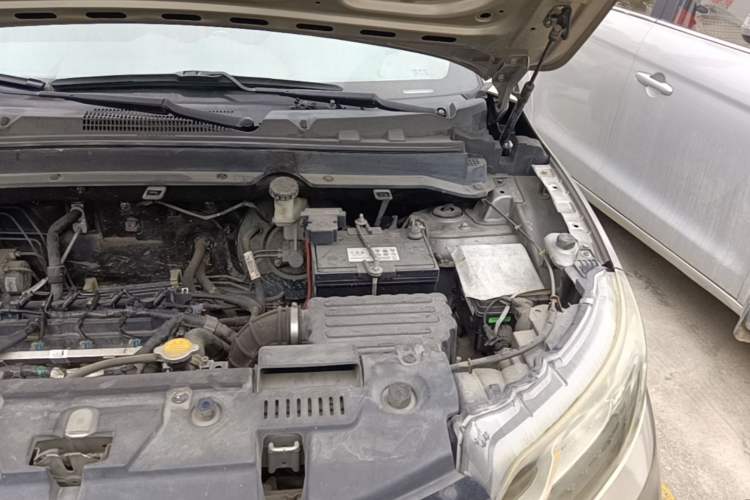 Used Soueast DX3 2018 1.5L Manual Luxury Model Engine Bay Left