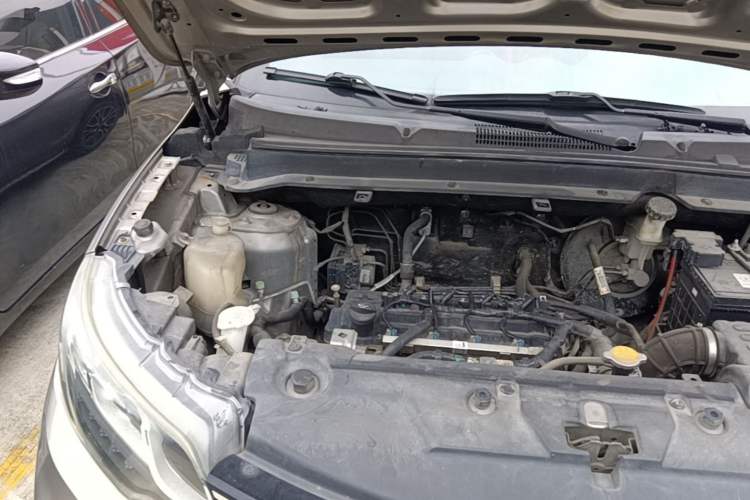 Used Soueast DX3 2018 1.5L Manual Luxury Model Engine Bay Right