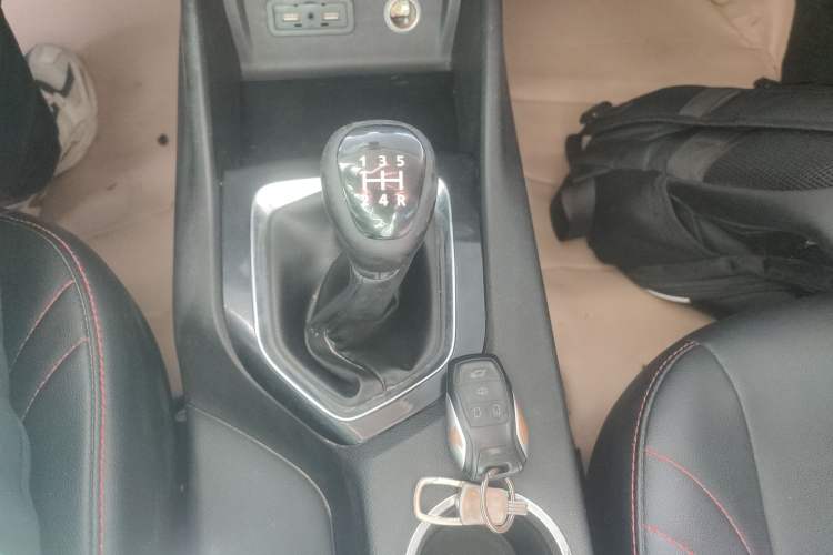 Used Soueast DX3 2018 1.5L Manual Luxury Model Gear Lever
