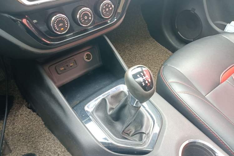 Used Soueast DX3 2018 1.5L Manual Luxury Model Gear Lever