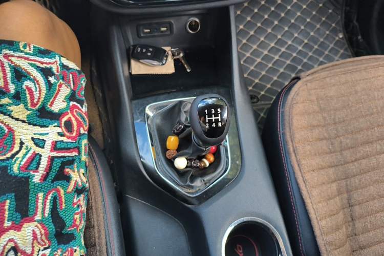 Used Soueast DX3 2018 1.5L Manual Luxury Model Gear Lever