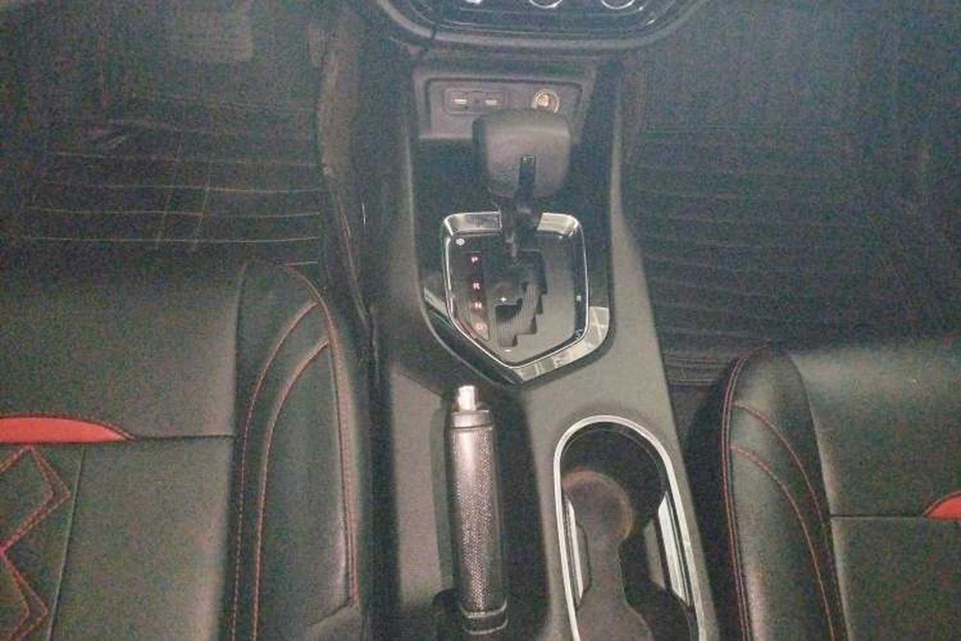 Used Soueast DX3 2018 1.5T CVT Luxury Model Gear Lever