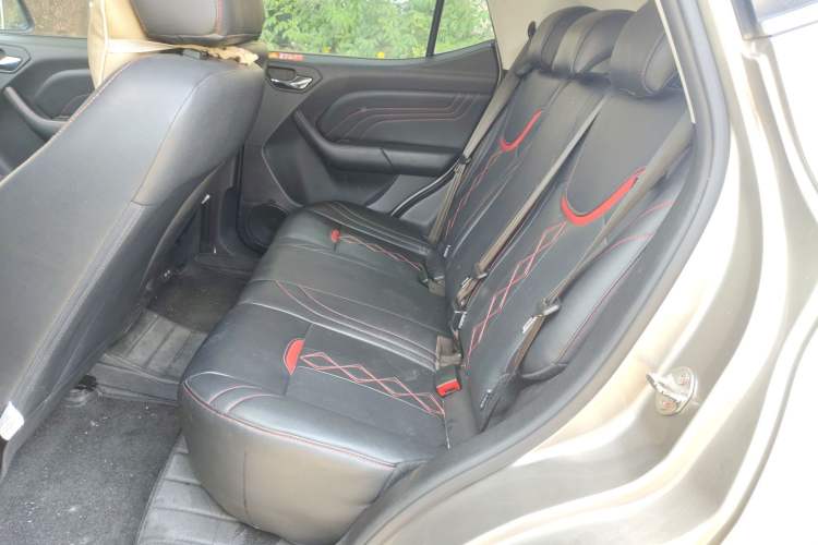 Used Soueast DX3 2018 1.5T CVT Luxury Model Interior 4