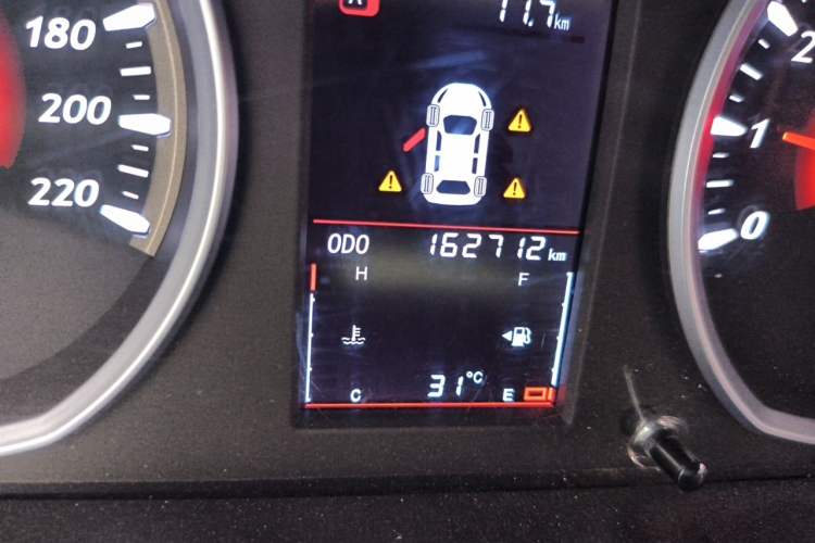 Used Soueast DX3 2018 1.5L Manual Luxury Model Odometer Close Up