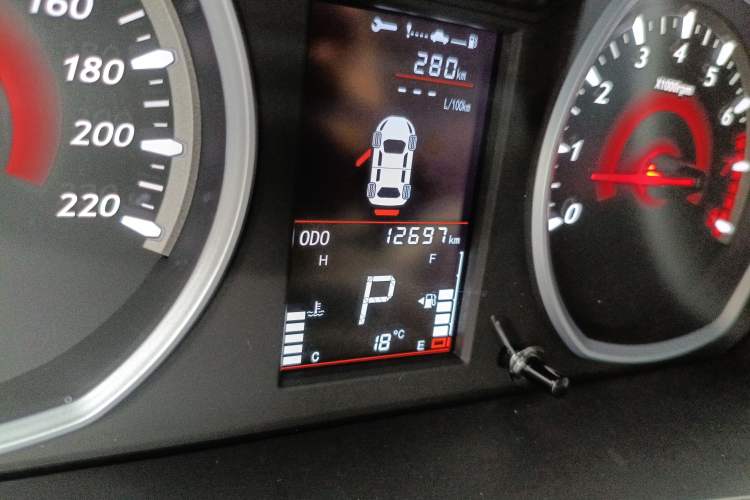 Used Soueast DX3 2018 1.5T CVT Luxury Model Odometer Close Up