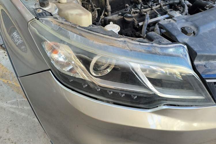 Used Soueast DX3 2018 1.5L Manual Luxury Model Right Front Headlight