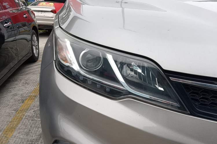 Used Soueast DX3 2018 1.5L Manual Luxury Model Right Front Headlight