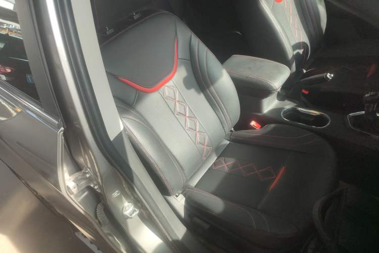 Used Soueast DX3 2018 1.5L Manual Luxury Model Right Front Seat