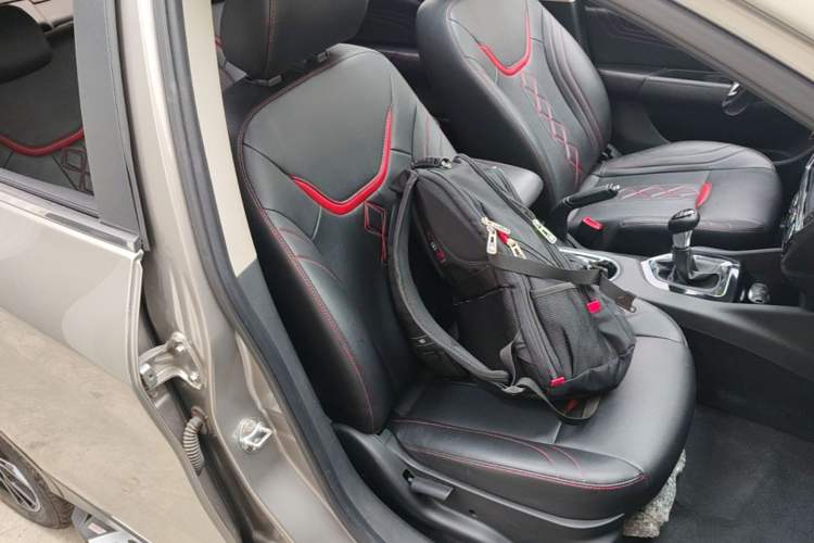 Used Soueast DX3 2018 1.5L Manual Luxury Model Right Front Seat