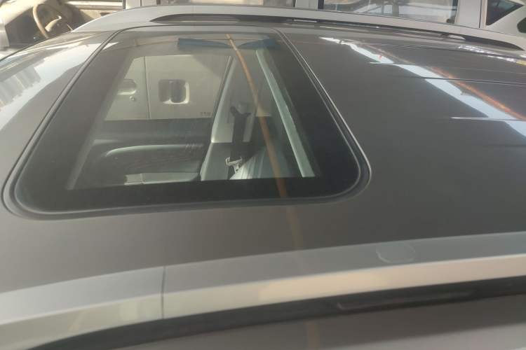Used Soueast DX3 2018 1.5L Manual Luxury Model Roof