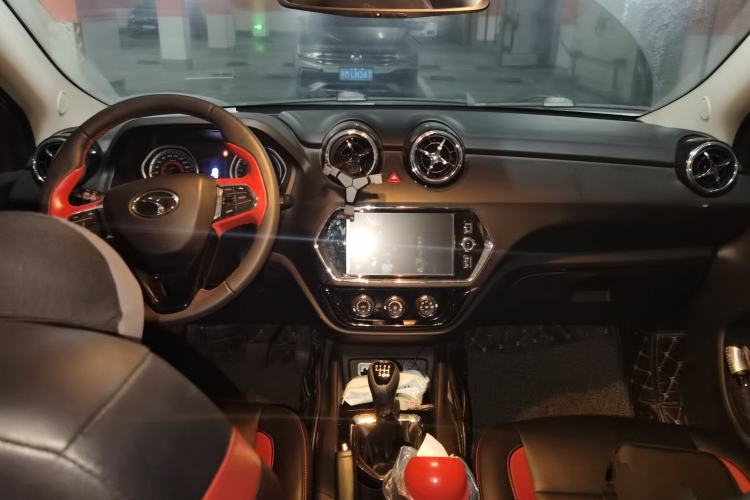 Used Soueast DX3 2018 1.5L Manual Flagship Edition Center Console