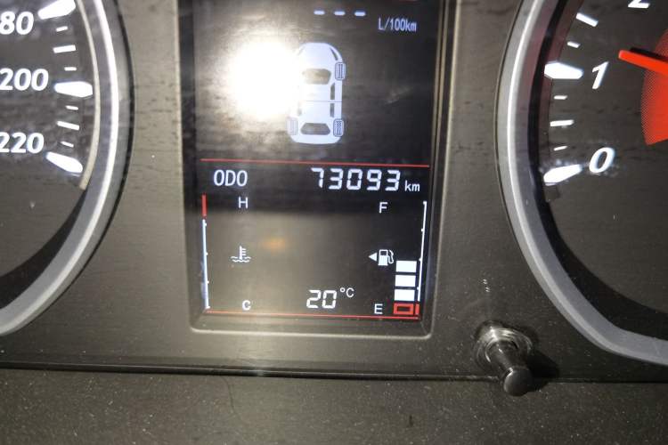 Used Soueast DX3 2018 1.5L Manual Flagship Edition Odometer Close Up