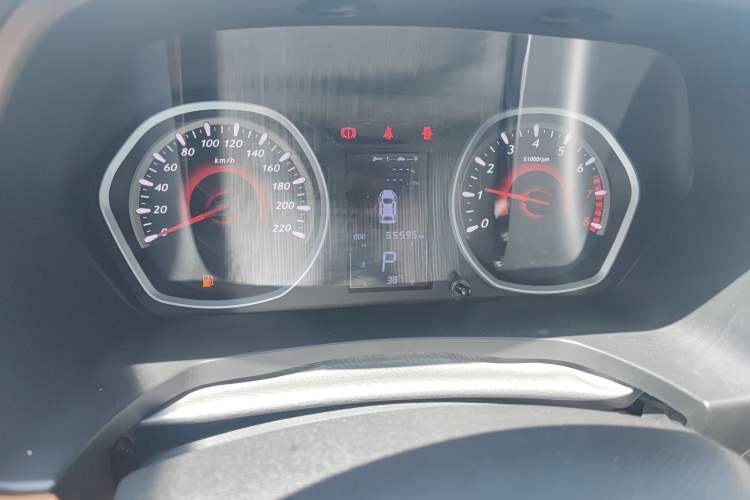 Used Soueast DX3 2018 1.5T CVT Luxury Model Odometer Close Up