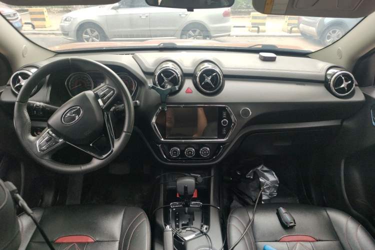 Used Soueast DX3 2018 1.5T CVT Luxury Model Center Console