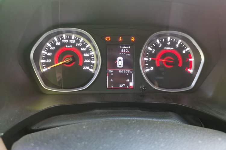 Used Soueast DX3 2018 1.5T SRG Manual Luxury Model Odometer Close Up