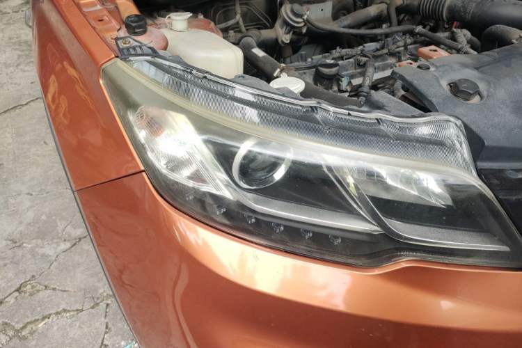 Used Soueast DX3 2018 1.5T CVT Luxury Model Right Front Headlight