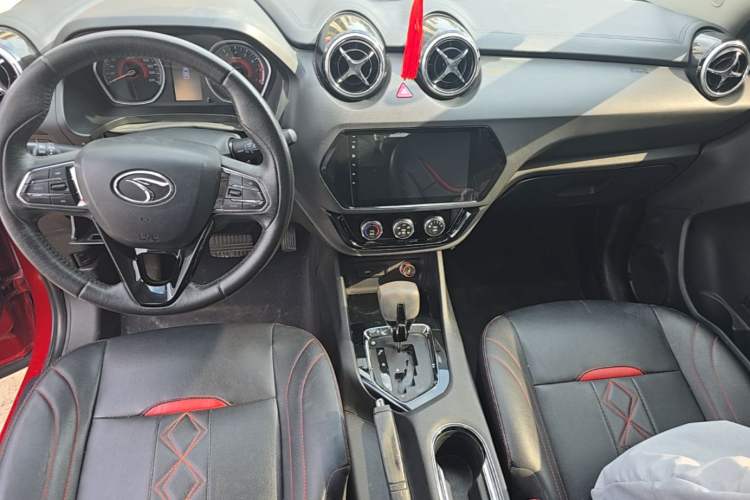 Used Soueast DX3 2018 1.5T CVT Luxury Model Center Console