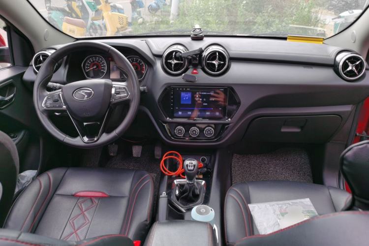Used Soueast DX3 2018 1.5L Manual Luxury Model Center Console