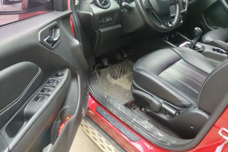 Used Soueast DX3 2018 1.5L Outdoor Edition Manual Luxury Version Driver Seat