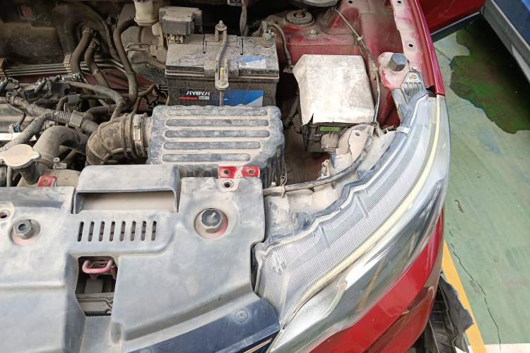 Used Soueast DX3 2018 1.5L Manual Luxury Model Engine Bay Left
