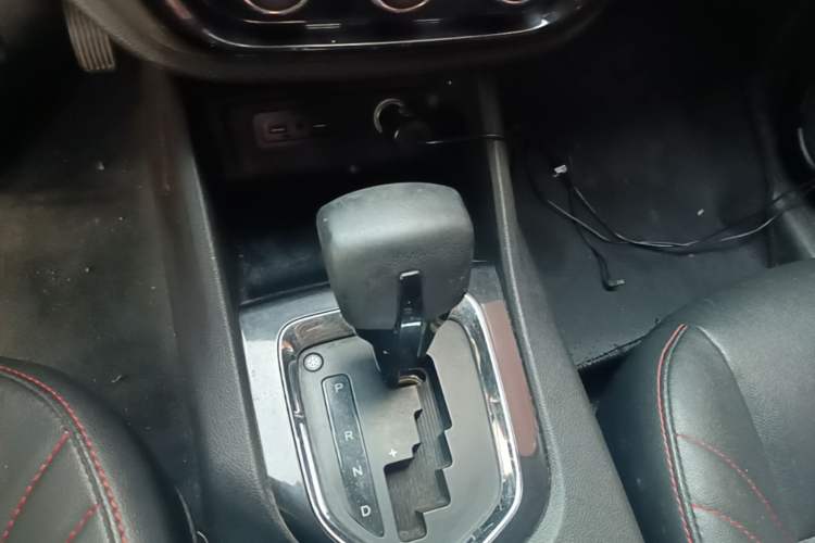 Used Soueast DX3 2018 1.5T CVT Luxury Model Gear Lever